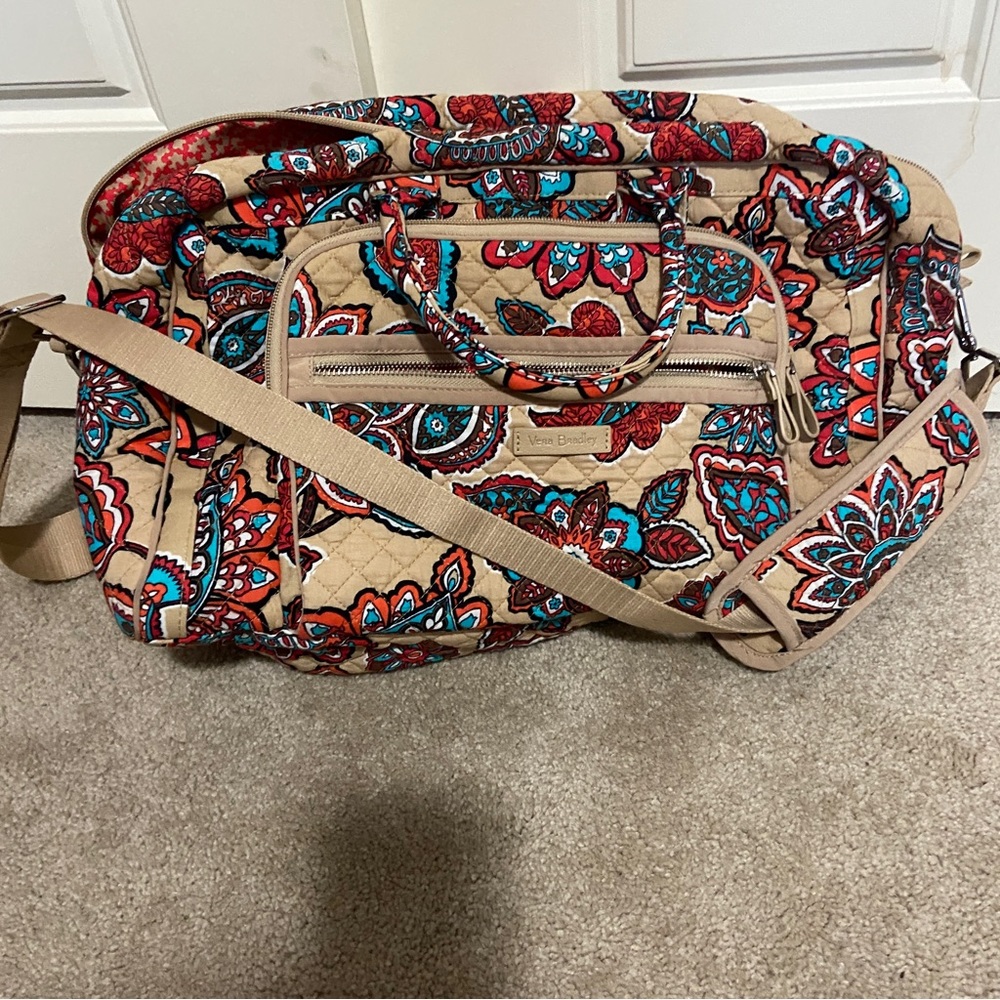 Vera bradley medium weekender in Desert Floral